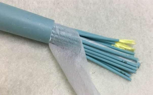 福州市欧孚光缆厂家：室内光缆和室外光缆的区别